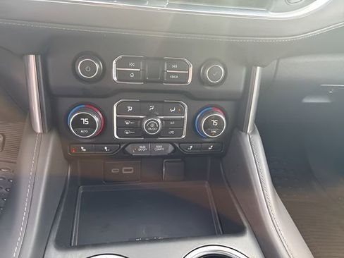 Used 2024 Chevrolet Tahoe LT image 11