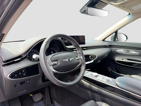 Used 2025 Genesis GV70 2.5T AWD/4WD image 4
