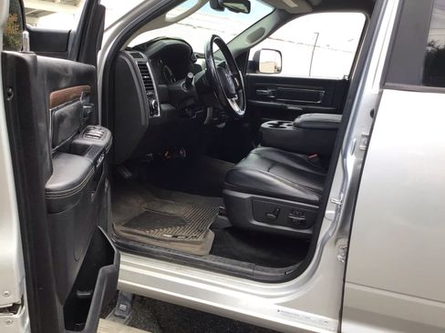 Used 2016 RAM 3500 Laramie w/ Sport Appearance Group AWD/4WD image 4
