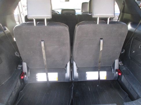 Used 2018 Ford Explorer XLT w/ Equipment Group 202A image 27