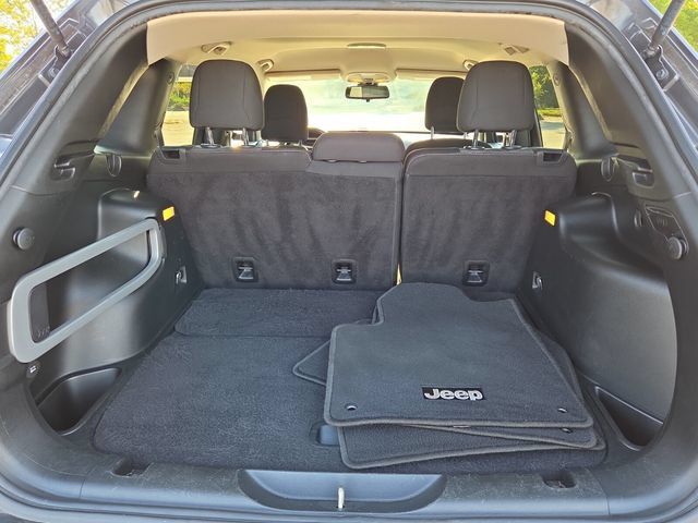 Used 2016 Jeep Cherokee Sport FWD image 16