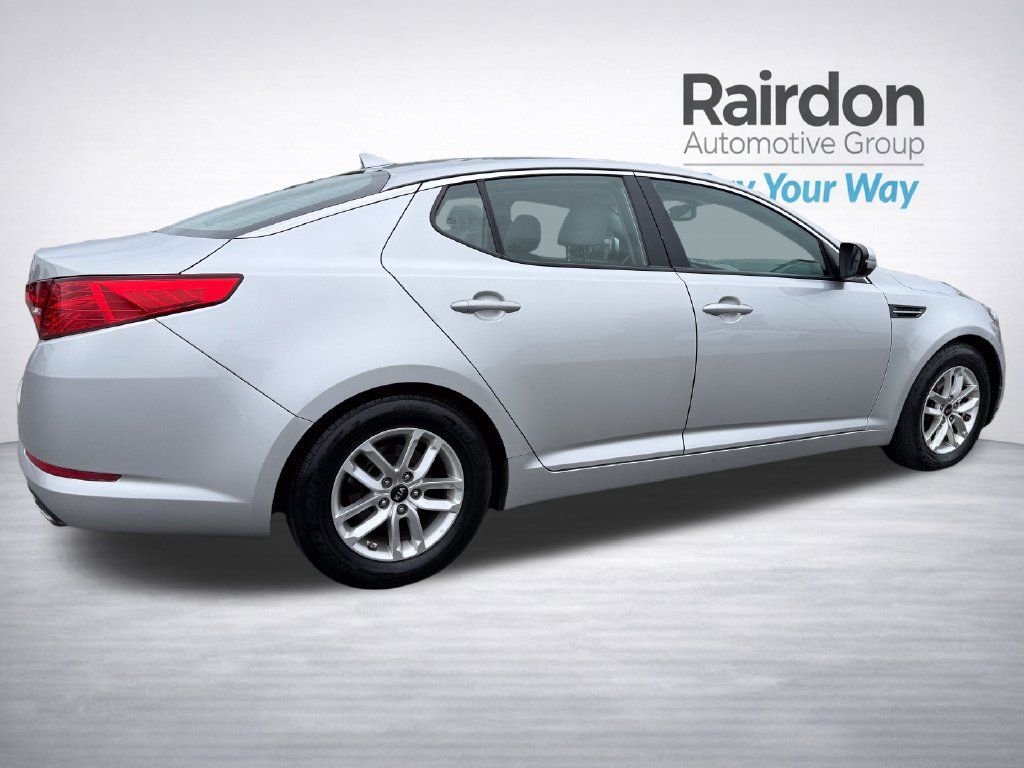 Used 2011 Kia Optima LX w/ Technology Pkg FWD image 7