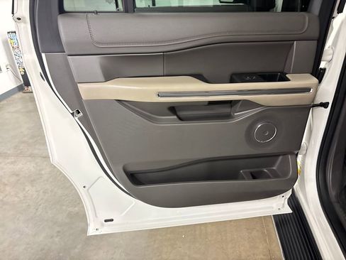 Used 2021 Ford Expedition Max XLT RWD image 42