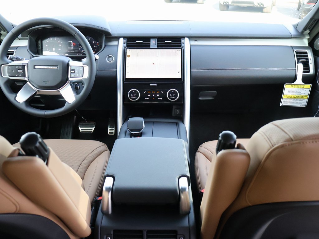 New 2026 Land Rover Discovery Dynamic SE AWD/4WD image 14