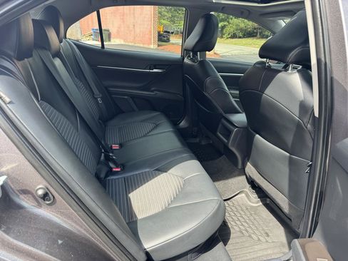 Used 2022 Toyota Camry SE w/ Cold Weather Package FWD image 12