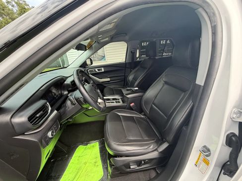 Used 2021 Ford Explorer XLT w/ Equipment Group 202A RWD image 19