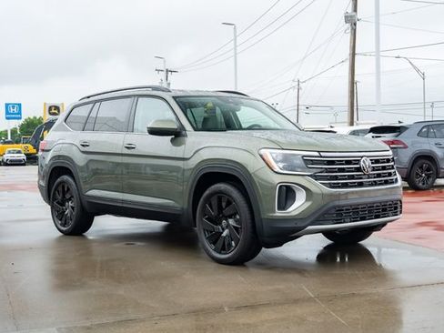 New 2026 Volkswagen Atlas SE FWD image 8