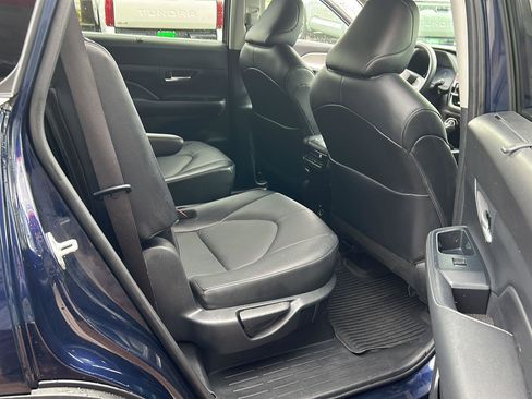 Certified 2024 Toyota Grand Highlander Platinum image 24