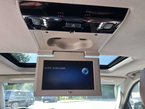 Used 2020 Cadillac Escalade ESV Premium Luxury AWD/4WD image 14
