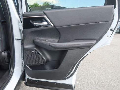 New 2026 Mitsubishi Outlander LE AWD/4WD image 20