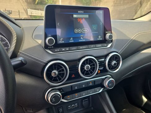 Used 2024 Nissan Sentra SV FWD image 19