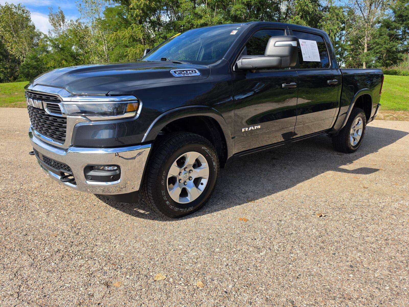 Used 2025 RAM 1500 Big Horn AWD/4WD image 2