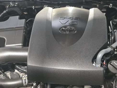 Used 2021 Toyota Tacoma SR5 RWD image 8