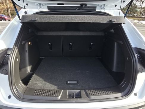 Certified 2025 Chevrolet Trax RS w/ Driver Confidence Package image 16