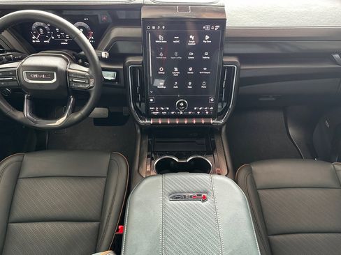 Used 2025 GMC Yukon AT4 AWD/4WD image 17