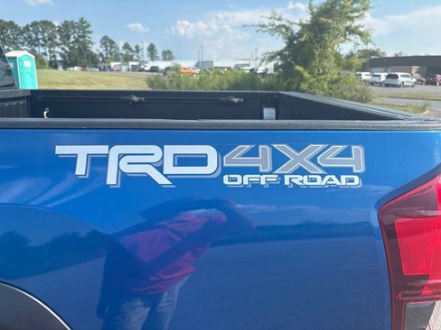Used 2018 Toyota Tacoma TRD Off-Road AWD/4WD image 21