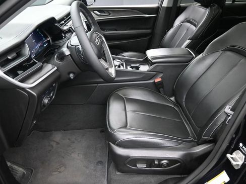 Used 2023 Jeep Grand Cherokee 4WD 4xe w/ Luxury Tech Group II image 14