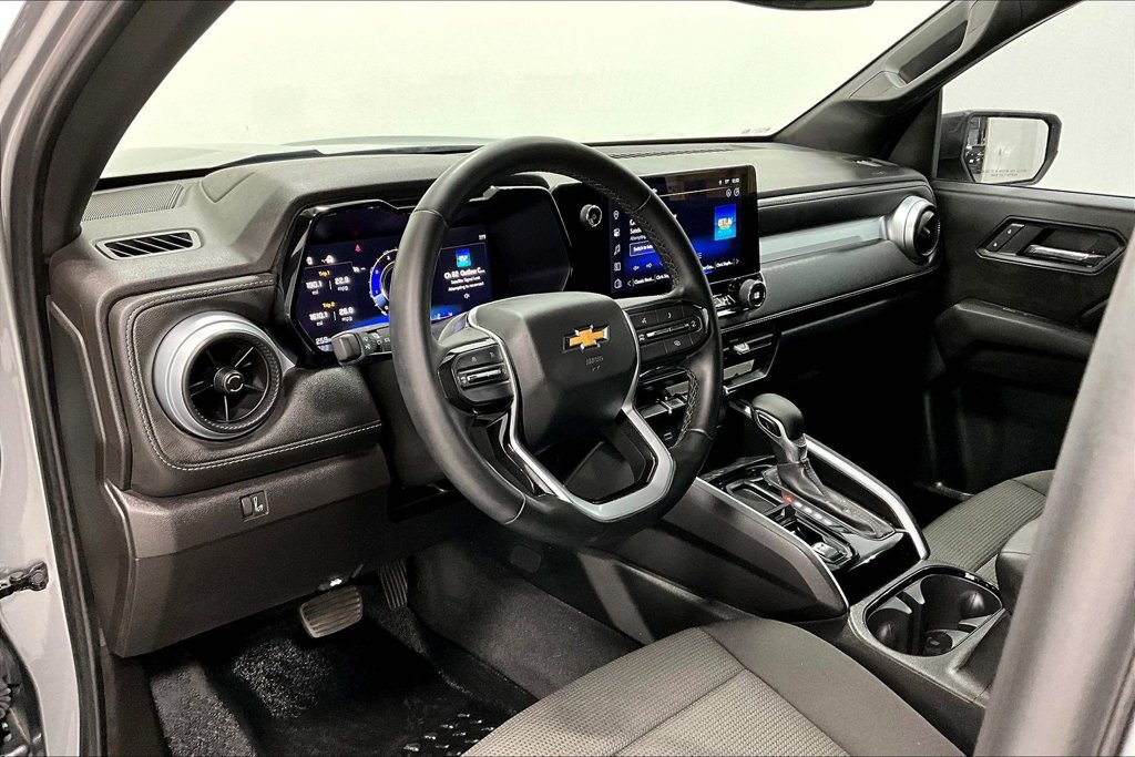 Used 2024 Chevrolet Colorado LT w/ LT Convenience Package RWD image 16