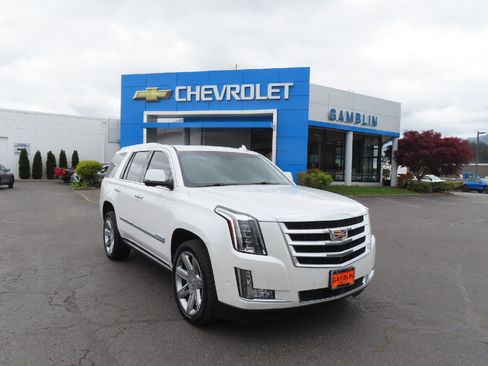 Used 2017 Cadillac Escalade Premium Luxury AWD/4WD image 56
