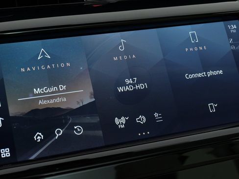 Used 2023 Land Rover Discovery Sport S image 55