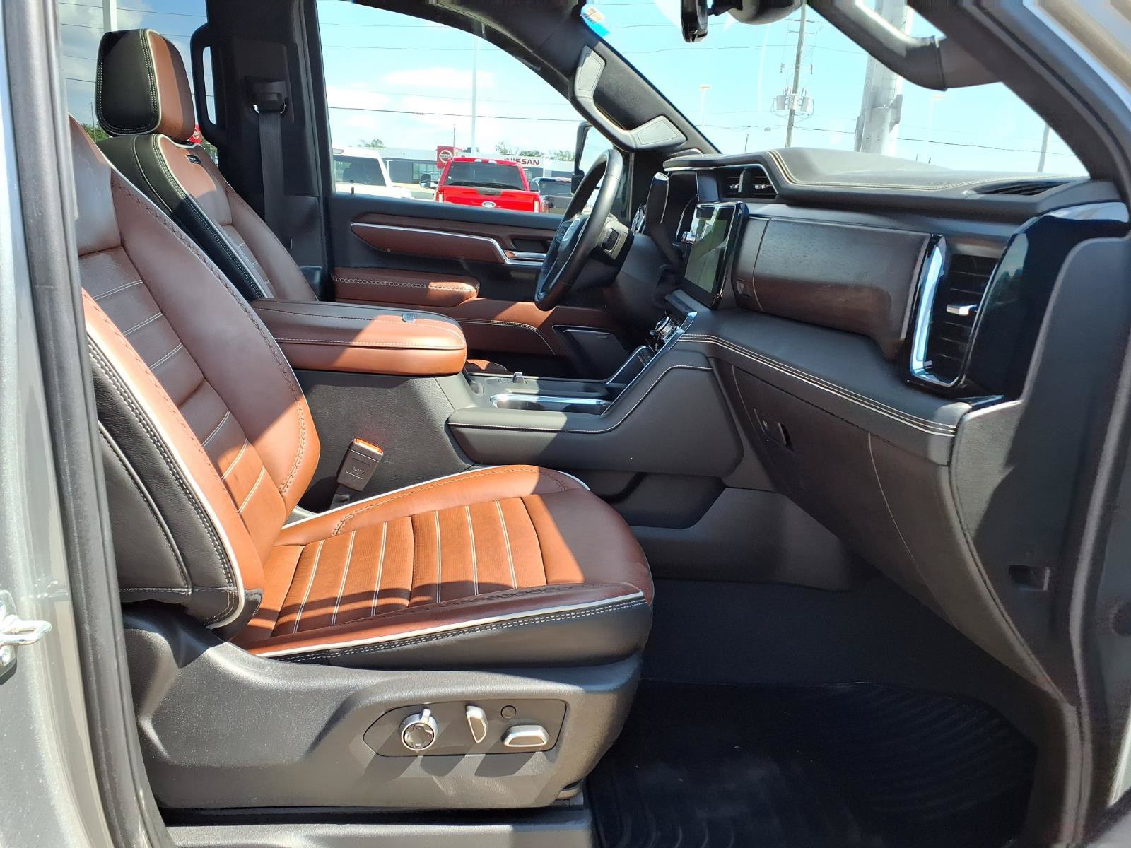 Used 2025 GMC Sierra 3500 Denali Ultimate AWD/4WD image 20
