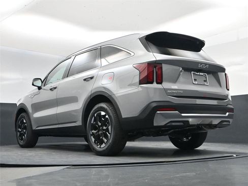 New 2026 Kia Sorento S image 16