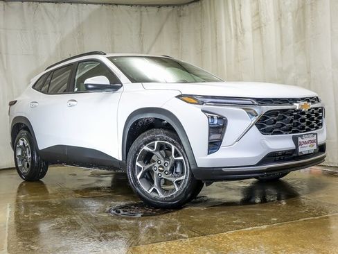 New 2026 Chevrolet Trax LT image 2