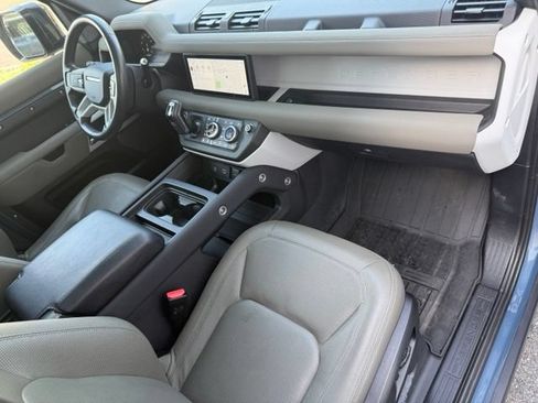 Used 2023 Land Rover Defender 110 SE AWD/4WD image 34