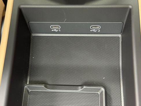 Used 2024 Porsche 911 Carrera image 35