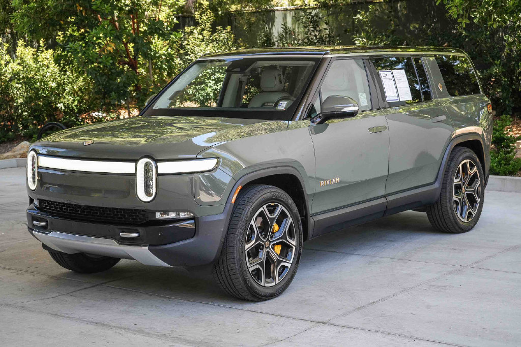 Used 2024 Rivian R1S Launch Edition Quad AWD/4WD image 3