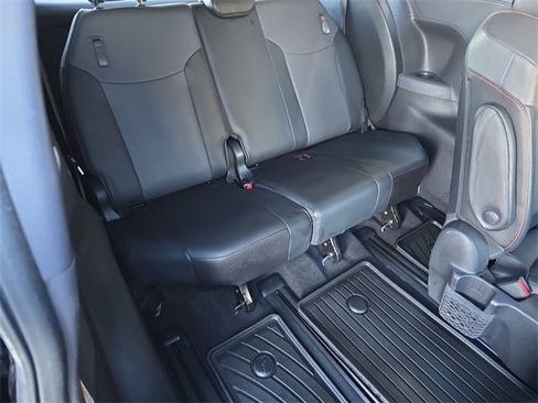 Used 2022 Toyota Sienna XSE image 16