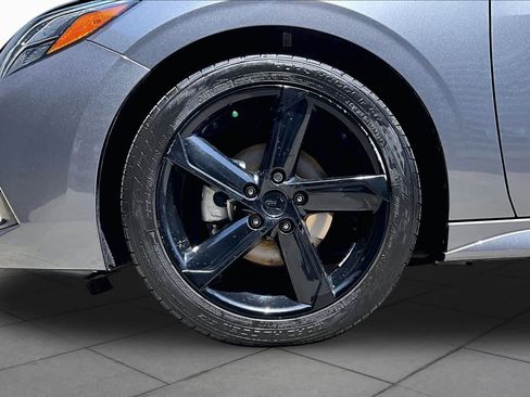 Used 2023 Nissan Sentra SR w/ Trunk Package FWD image 10