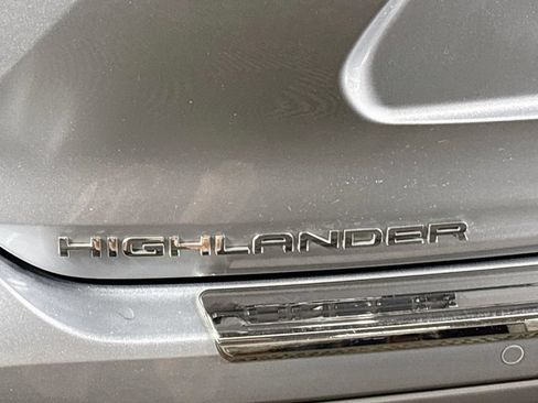 Used 2021 Toyota Highlander Platinum AWD/4WD image 25