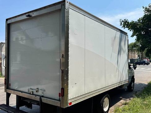 Used 2021 Ford E-350 and Econoline 350 Super Duty w/ Power Windows & Locks Group RWD image 7