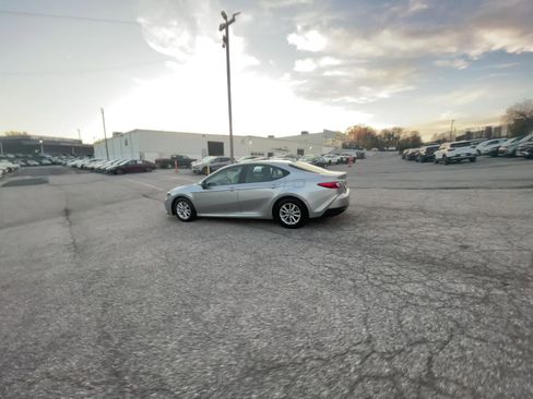 Used 2025 Toyota Camry LE image 16