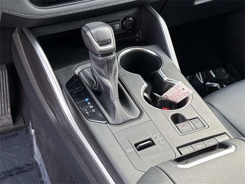 Used 2021 Toyota Highlander XLE image 23