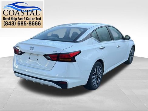 Used 2024 Nissan Altima 2.5 SV FWD image 6