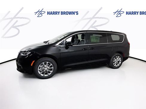 New 2026 Chrysler Pacifica Limited FWD image 30