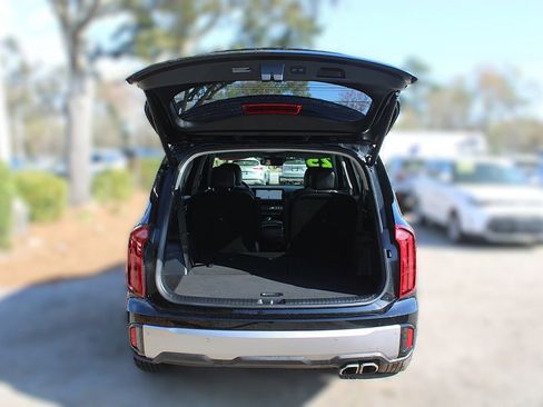 Used 2025 Kia Telluride S image 9