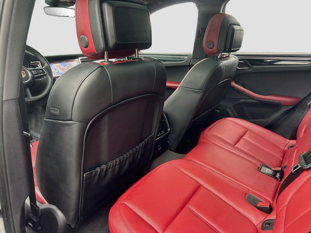 Used 2023 Porsche Macan AWD/4WD image 24