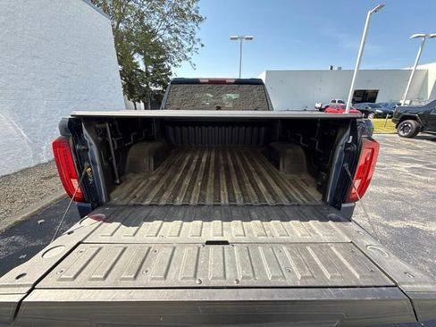 Used 2022 GMC Sierra 1500 SLT w/ SLT Convenience Package AWD/4WD image 7