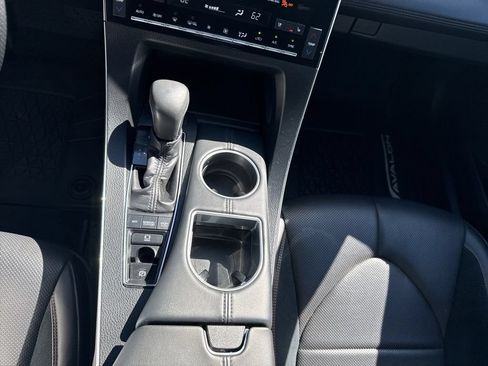 Used 2019 Toyota Avalon Touring w/ All Weather Liner Package FWD image 17