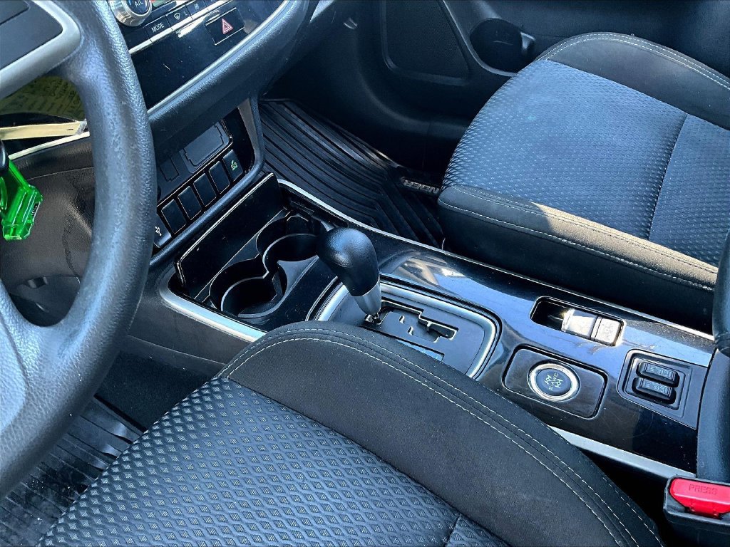 Used 2020 Mitsubishi Outlander ES AWD/4WD image 20
