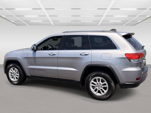Used 2019 Jeep Grand Cherokee Laredo RWD image 3