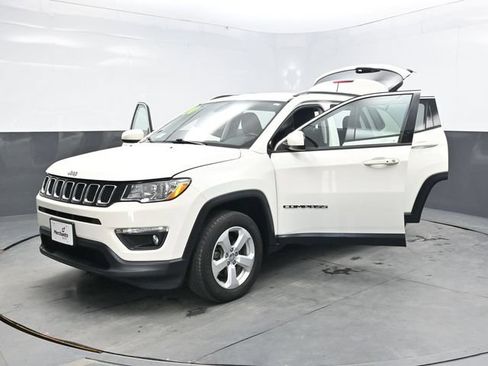 Used 2020 Jeep Compass Latitude w/ Popular Equipment Group AWD/4WD image 46