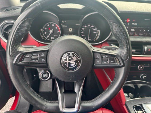 Used 2021 Alfa Romeo Stelvio Sprint w/ Nero Edizione RWD image 17