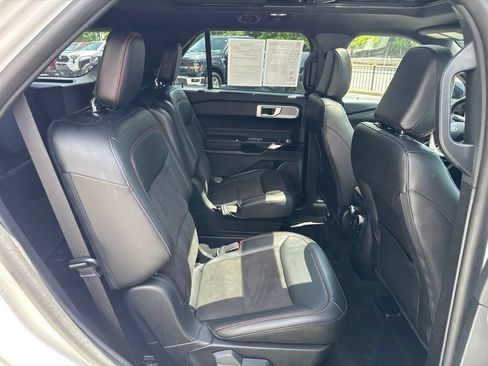 Used 2023 Ford Explorer ST-Line w/ Class IV Trailer Tow Package AWD/4WD image 30