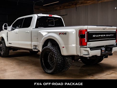 Used 2026 Ford F450 Platinum w/ FX4 Off-Road Package image 6