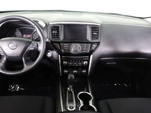 Used 2020 Nissan Pathfinder SV image 35
