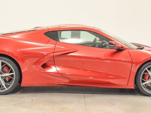 Used 2022 Chevrolet Corvette Stingray Preferred Cpe w/ Engine Appearance Package image 8